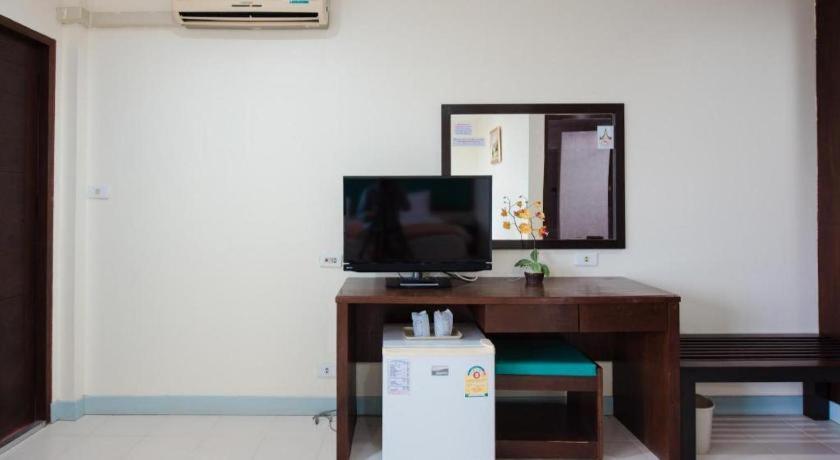 Nice Beach Hotel Rayong Esterno foto