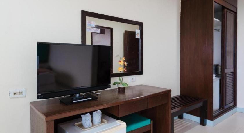 Nice Beach Hotel Rayong Esterno foto